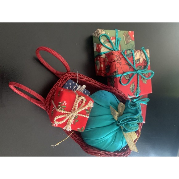 Vintage Red Wicker Christmas Sleigh Basket Decorative Holiday Centerpiece gift - Picture 11 of 11